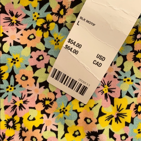 URBAN OUTFITTERS | floral top🌸 - Picture 5 of 5